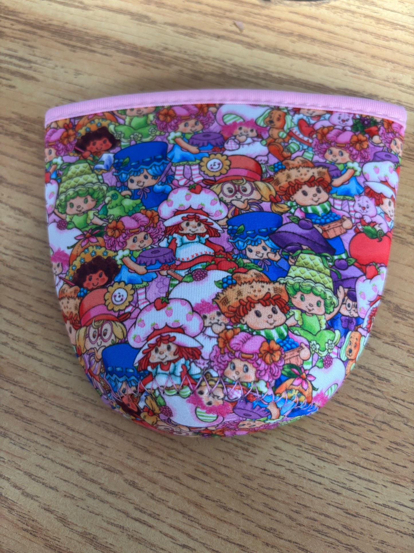 Retro Berry Babe Can Cooler – Standard Size Beverage Sleeve