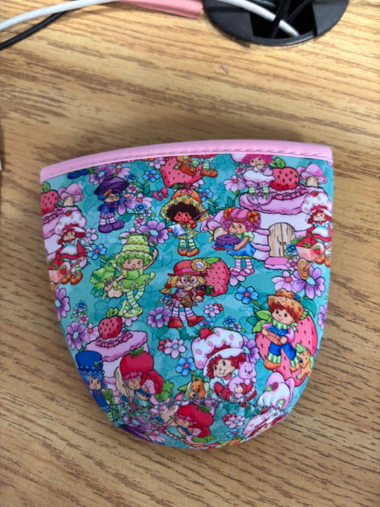 Retro Berry Babe Can Cooler – Standard Size Beverage Sleeve